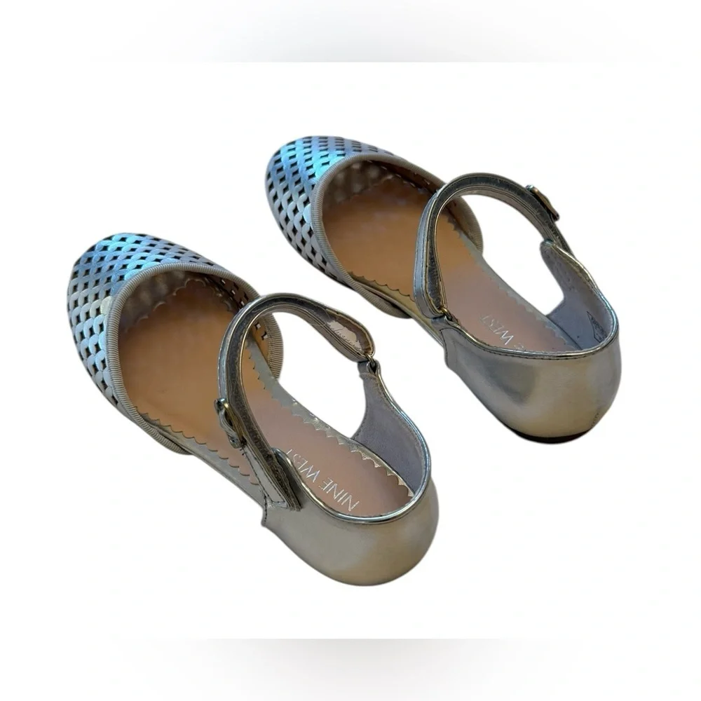 Nine West Vivien Metallic Silver Flats Size 2 M NWT - Picture 7 of 15